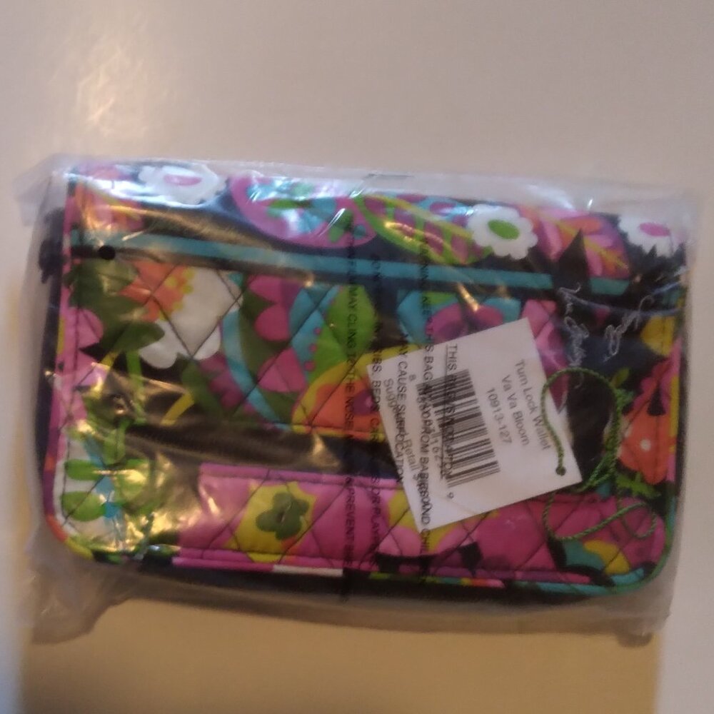 VERA BRADLEY "VA VA BLOOM" TURN LOCK QUILTED CLUTCH WALLET 8" x 5", 10.5" open